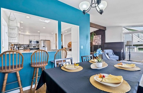 Rainier Valley House | Stocked4 Groups+15min from DT &SeaTac+View Lake WA