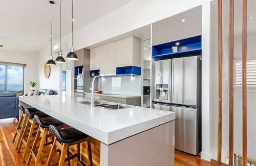 Port Fairy House | STONE and SEA - This is truly a luxurious coastal haven, with lots of space and amazing ocean views