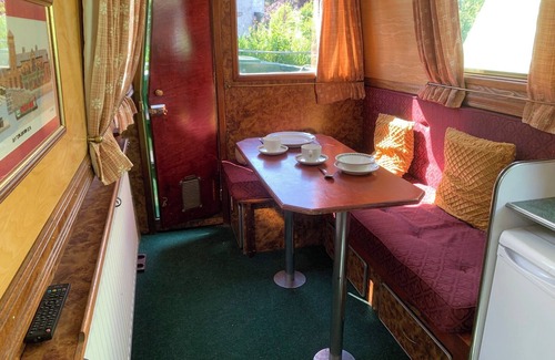 Stone Cabin | Stone - Boat - Sleeps 4 - Pet Friendly-85ws