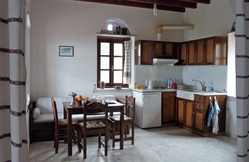 Naxos House | Stone-built houses Azalas, very quiet, directly by the beach, with fireplace