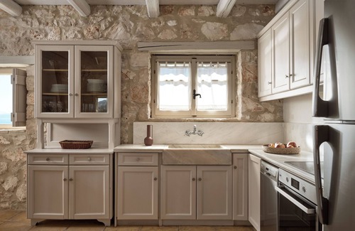 Varvara Villa | STONE BUILT 3 BEDROOM LUXURY VILLA WITH PRIVATE INFINITY POOL AND SEA VIEW