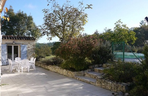 Thezac Cottage | stone farmhouse on one level 3 c. with private pool