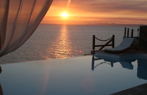 Pisses Villa | Stone Flower