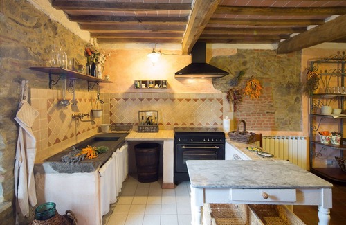 Boveglio House | Stone house with 4 double bedrooms and kitchen with fireplace