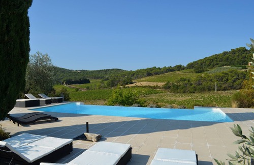 Seguret House | Stone house with beautiful swimming pool and surrounding panorama