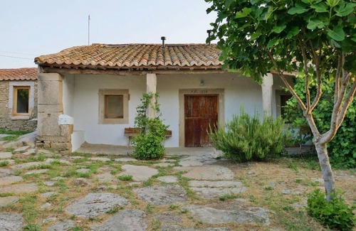 Salce Cottage | Stone house with garden, barbecue and fireplace.