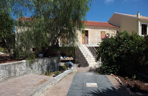 Tselendata Villa | Stone villa with fantastic pool area