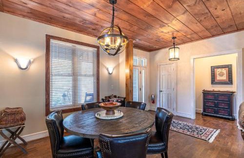 Foscoe House | Stoney Brook Cottage at Echota