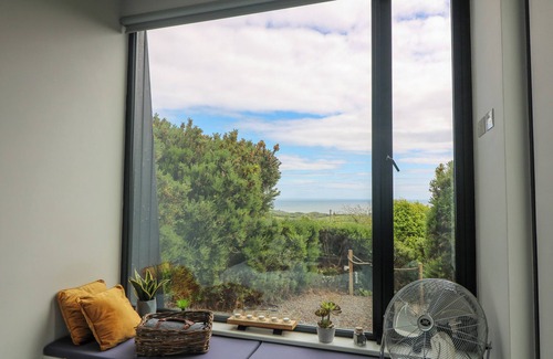 Gorey Cottage | STORMCHASER, romantic, with a garden in Ballymoney, County Wexford