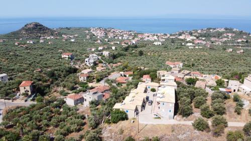 Lefktro Apartment | Stoupa Lefktro 2