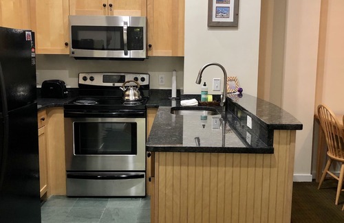 Stratton Mountain Condo | Stratton 1 Bedroom Long Trail Condo, Walk to Village and Lifts