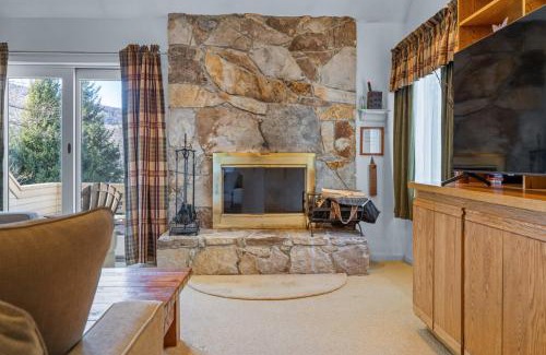 Stratton Mountain House | Stratton's Crown Point Mountain Views, Top Floor newlly furnished