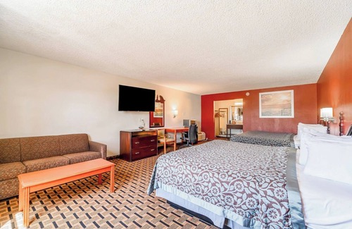 Vernon Hotel | Stress-Free Stay Near Gas Stations – Spacious Room with Parking Included