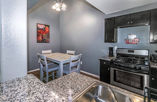 Green Valley North Condo | STRIP CLOSE- QUIET- SERENE-PRIVACY- NEW REMODEL-