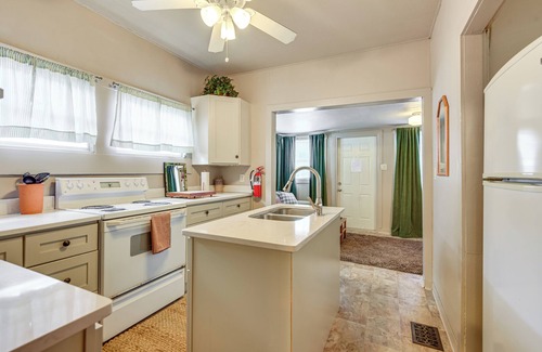 Bradenton Apartment | Stroll to Bradenton Riverwalk! Stylish Apartment