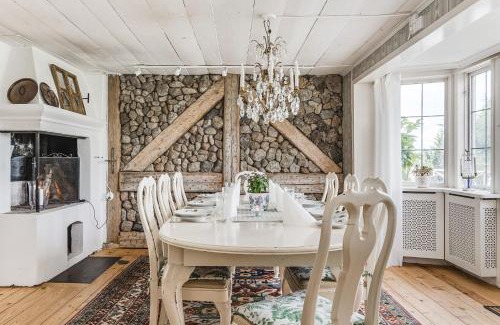 Vadstena Villa | Stubbegården - Unique swedish style with fireplace