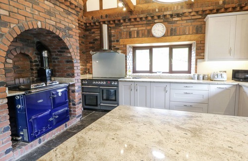 Tirabad Cottage | STUD FARM HOUSE, pet friendly, luxury holiday cottage in Knighton