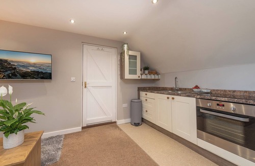 Warsash Apartment | Studio 1 - 1st Floor fully equipped double Studio Apartment.