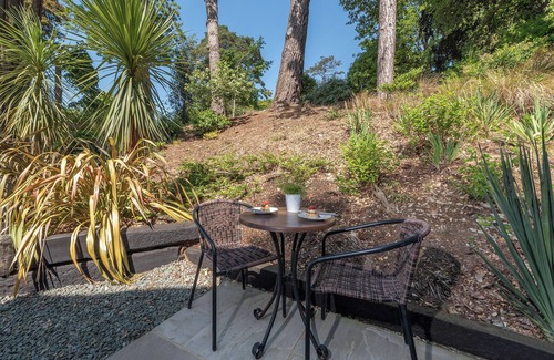 Warsash Apartment | Studio 1 - 1st Floor fully equipped double Studio Apartment.