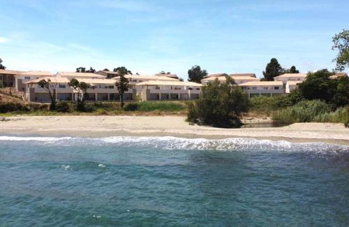 Bravone Apartment | Studio 2 personnes vue mer et pieds dans l'eau