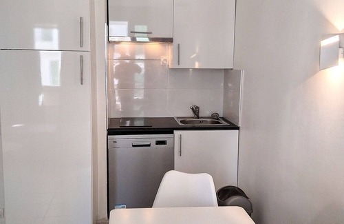 Juan-les-Pins Apartment | Studio 201 Bord de mer Résidence Graziella