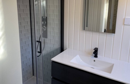 Saint-Hernin Apartment | Studio 42m2 Centre-bourg