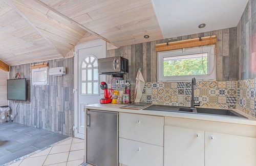 Cazaux Apartment | Studio Apartment "Bassin d'Arcachon" with Private Terrace & Wi-Fi