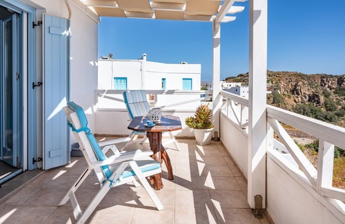 Milos Apartment | Studio Apartment 'Betty Superior with Panoramic View 2' with Sea View, Wi-Fi and Air Conditioning