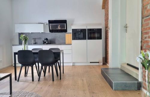 Holtensen Apartment | Studio Apartment 'Design-Wohnung In Göttingen' with Shared Terrace and Wi-Fi