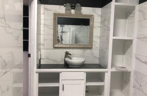 Red Gate Apartment | Studio Apartment