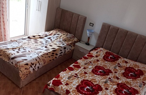 Qerek Apartment | Studio Apartment Hamallaj Beach