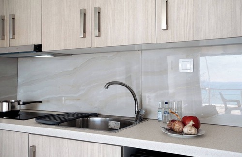 Pidima Kyras Apartment | Studio Apartment 'Iguana 18' with Sea View, Wi-Fi and Air Conditioning