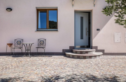 Dro Apartment | Studio Apartment 'Monte Brento Gaggiolo' with Mountain View & Private Garden