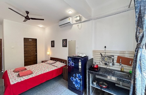 Arambol Apartment | Studio Arambol Hideaway R4 by Mukund Sadan Arambol