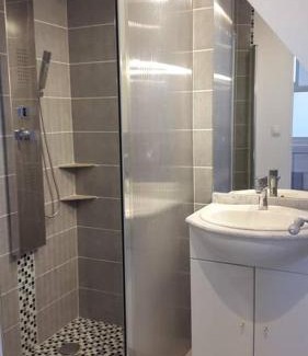 Saint-Marcel-les-Valence Apartment | Studio climatisé avec terrasse, fibre et Wi FI .