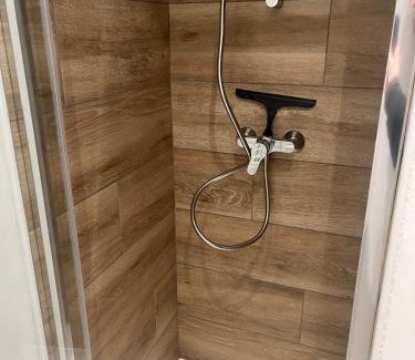 Belley Apartment | Studio central et chaleureux