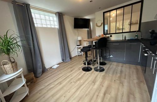 Sainte-Savine Apartment | Studio CF Cosy Proche Gare, Centre Ville et Toutes Commodites