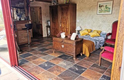 Bio Apartment | Studio charmant à Bio avec jardin et piscine partagée, 32 m².