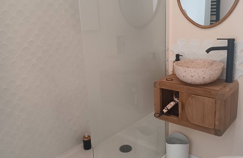 Faubourg-Raines Apartment | Studio Cité de la gastronomie