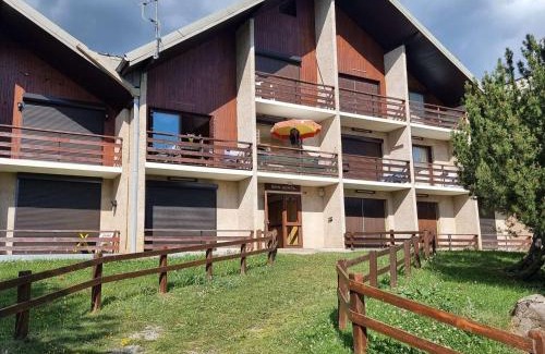 Saint-Michel-de-Chaillol Apartment | Studio cosy 4 pers avec balcon, centre station, proche ski/rando - FR-1-393-81