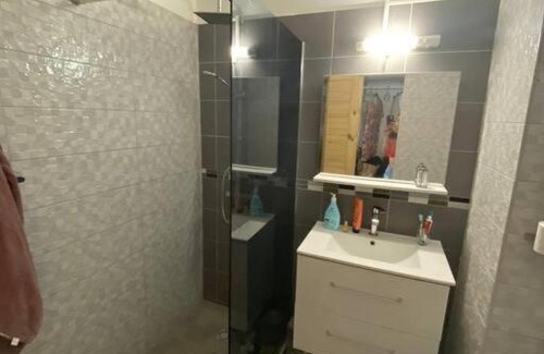 Bas du Fort Apartment | Studio cosy marina Bas du Fort - avec piscine