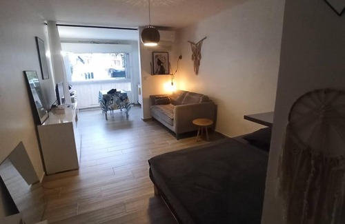 Bas du Fort Apartment | Studio cosy marina Bas du Fort - avec piscine