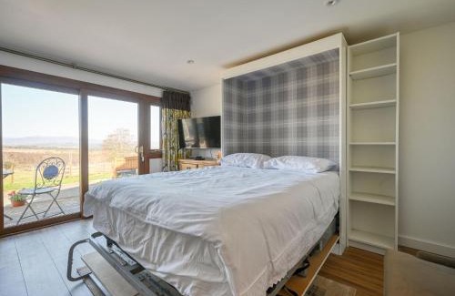 East Lewiston Apartment | Studio Crofters View by Interhome