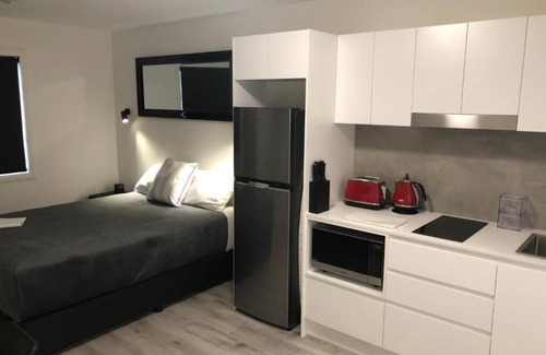 Adamstown Apartment | Studio Deluxe with Balcony