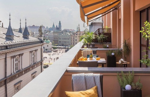 Old Town Apartment | Studio Feniks Exceptional with terrace