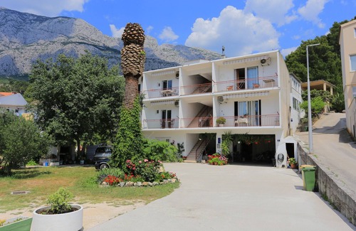 Tucepi Apartment | Studio flat with balcony and sea view Tučepi, Makarska (AS-6695-f)
