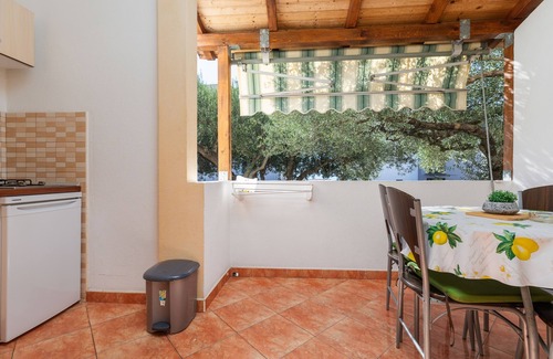 Tucepi Apartment | Studio flat with terrace Tučepi, Makarska (AS-22005-b)