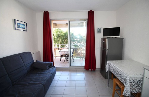 Le Port Apartment | Studio for 4 with marina view