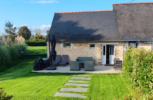 Saint-Fort Apartment | Studio 'Golf Open Sport Gary Player' with private terrace, private garden and Wi-Fi