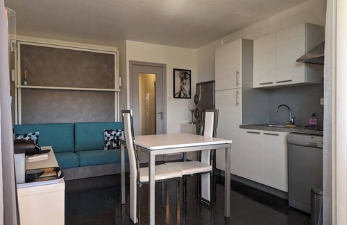 Naturist Village Apartment | Studio Heliopolis K Int. Naturist Village AC/Park